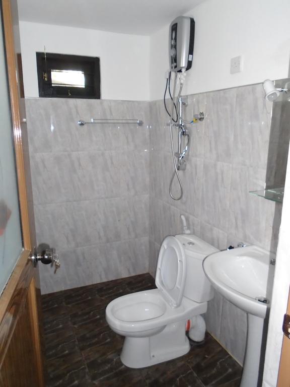 Livinginn Полоннарува Екстер'єр фото