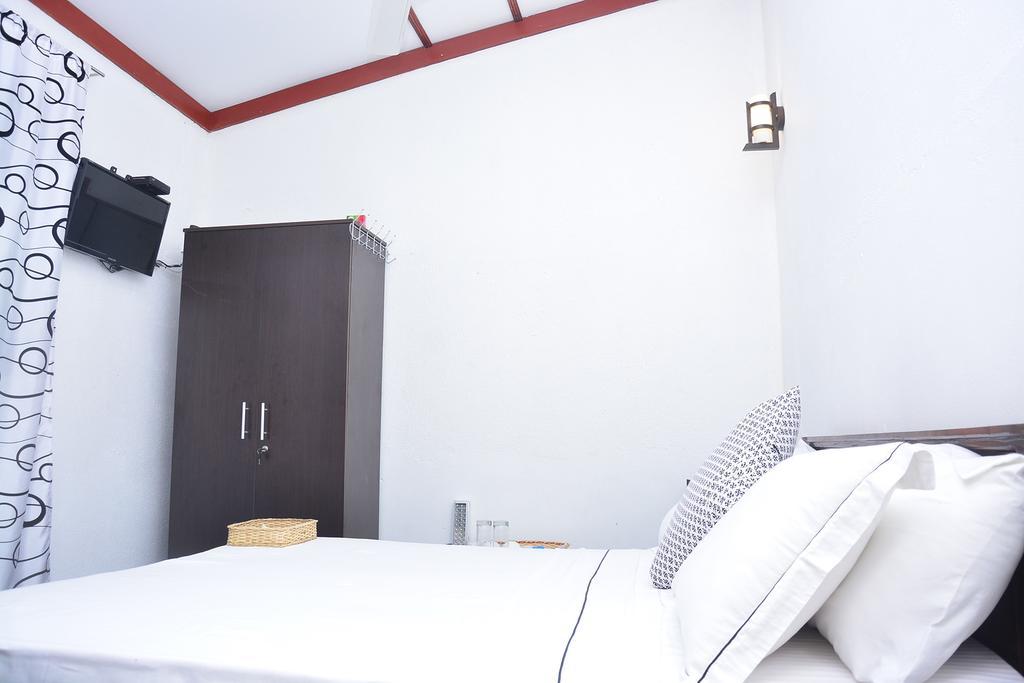 Livinginn Полоннарува Екстер'єр фото